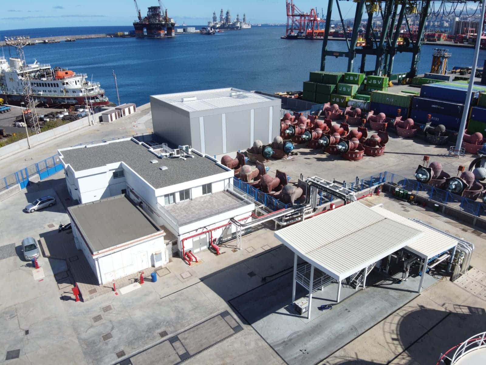 Vista aérea de instalaciones industriales en el puerto de Las Palmas de Gran Canaria